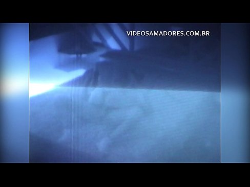 ❤️ O marido filma a mulher a foder o vizinho e descobre que ele é um cornudo Porno vídeo em nós ️❤