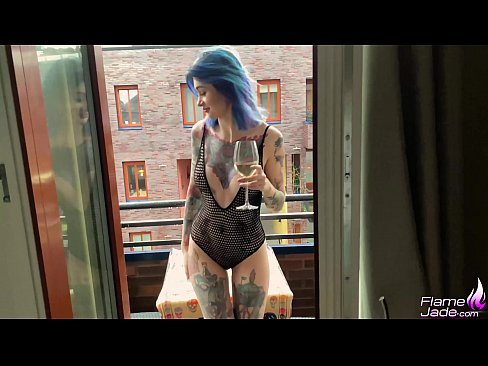 ❤️ Tremendous Girl Sucking with a Gulp and Fucking Passionately Under the Open Sky Porno vídeo em nós ️❤